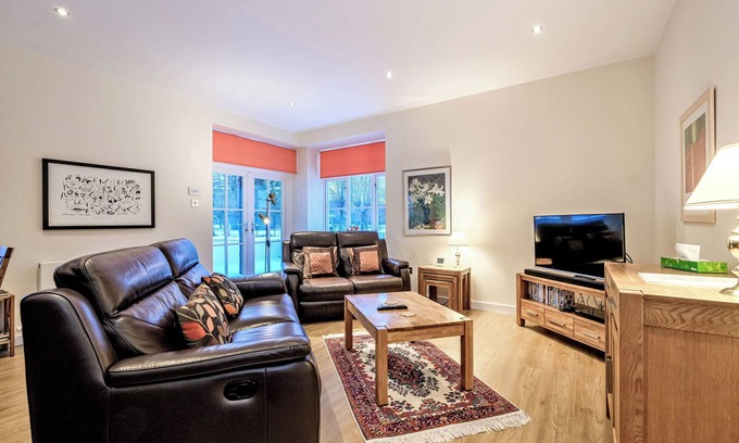 Ballater Apartment | Beautiful Luxury Apartment minutes from Balmoral Castle - home of Royal Familyn