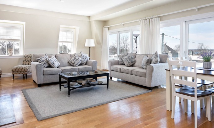 Historic Hill House | Beautiful Luxury Condo steps from historic Bellevue Ave.