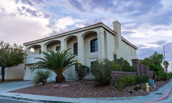 Enterprise Villa | Beautiful Mansion Villa Paradise w Hot Tub