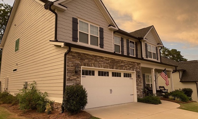 Augusta House | Beautiful Masters Week Rental w/hot tub