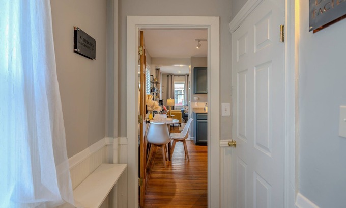 Wanskuck Apartment | Beautiful Mid-Century Modern Apartment in Prov.