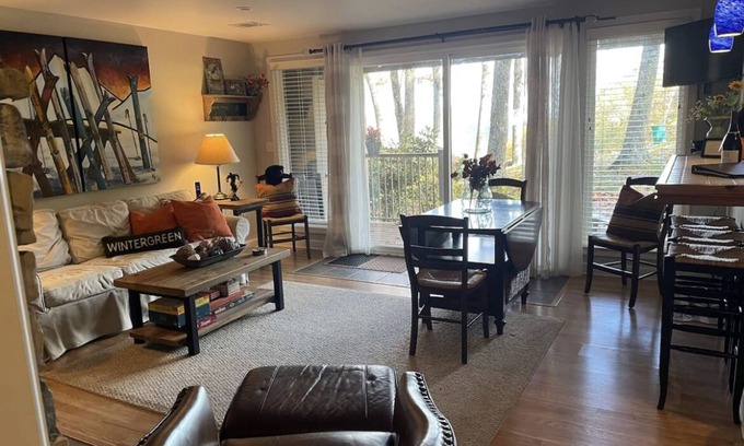 Wintergreen Condo | Beautiful Mountain Condo…Steps to Resort/hiking/restaurants