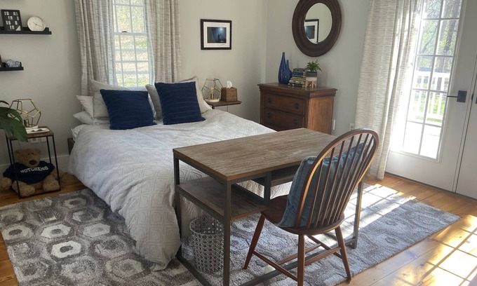 Richmond House | Beautiful Modern Farmhouse-Heart of the Berkshires