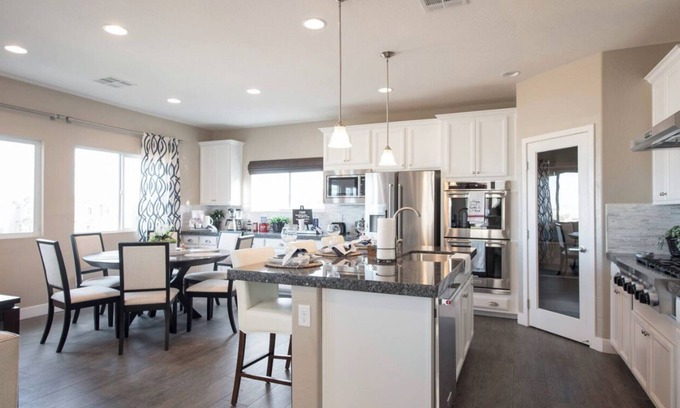 Spring Valley House | Beautiful Model Home in the heart of Las Vegas