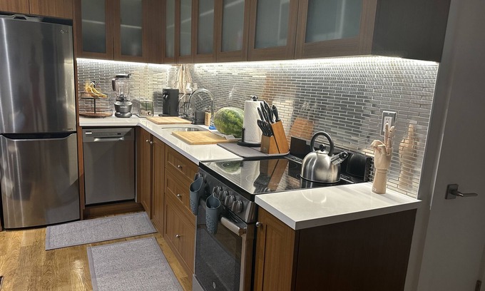 Brooklyn Apartment | Beautiful modern apartment with free parking