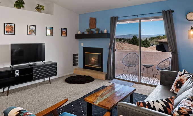 Cottonwood House | Beautiful & Modern Condo With Views! Community Salt Pool & Hot Tub! Casa Del Sol