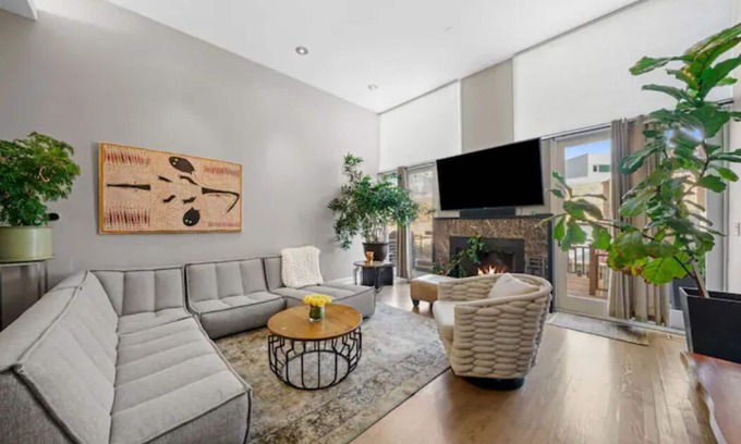 River West House | Beautiful Modern Designer Home ~ Downtown - 4-Bed/4-Bath