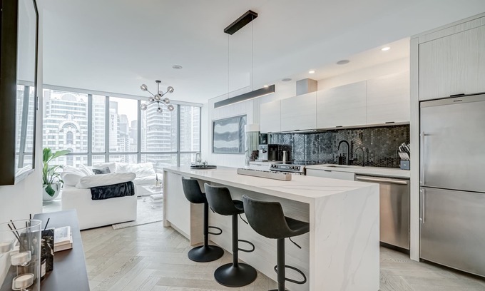Fashion District Condo | Beautiful Modern Entertainment District
