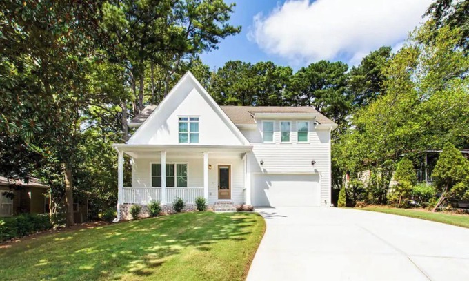 Lavista Park House | Beautiful Modern New Home Near Brookhaven Midtown