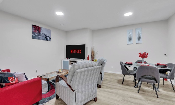 Southeast Calgary Apartment | Beautiful Modern Unique Suite
