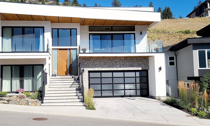 McKinley House | BEAUTIFUL MODERN WATER VIEW HOME AVAILABLE