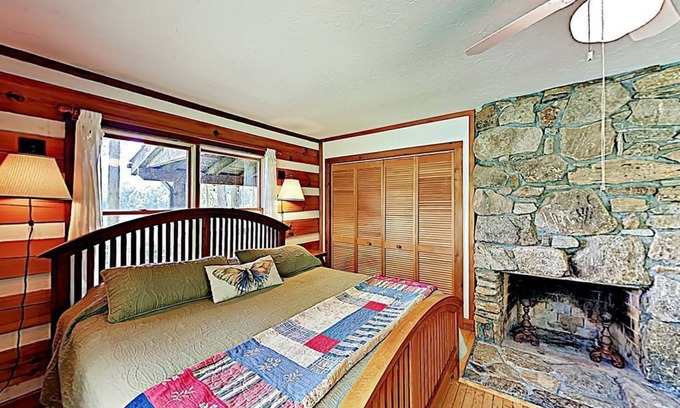 Leicester House | Beautiful Mystic Valley Cabin on 15 Acres w/Lush Views!