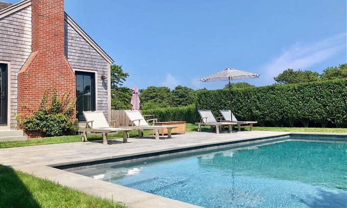 Nantucket House | Beautiful Nantucket Home Near Beach With Pool - Sleeps 14