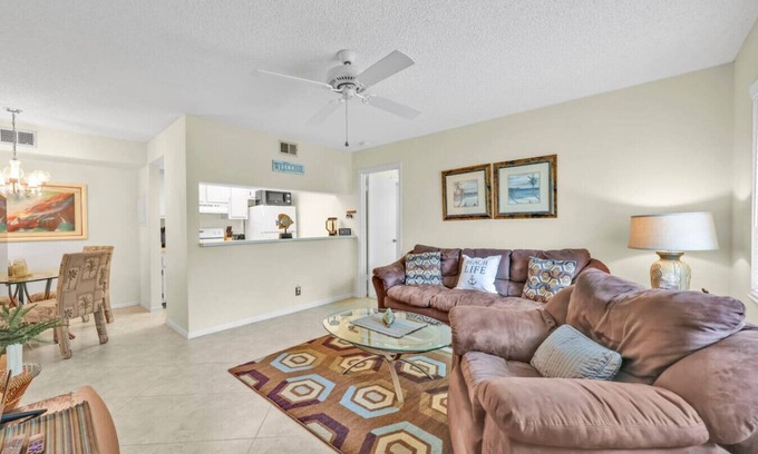 Naples Condo | Beautiful Naples Condo 2/2, 55+ community!