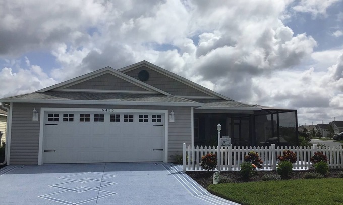 Wildwood Villa | Beautiful New 2/2 Villa w/Golf Cart, BBQ, 2 Bikes, & WiFi!