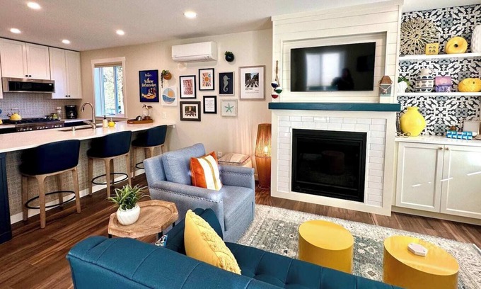 Ocean Shores House | Beautiful, new cottage on the canal of Ocean Shores