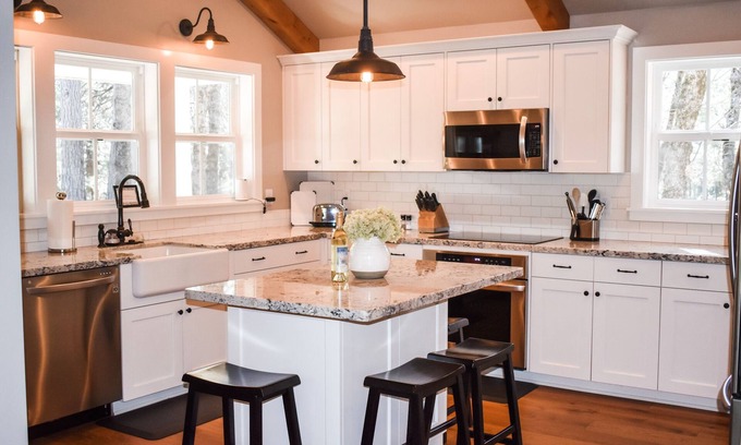 Nevada City Cottage | Beautiful new cottage, nestled in the woods, just 2 miles from downtown