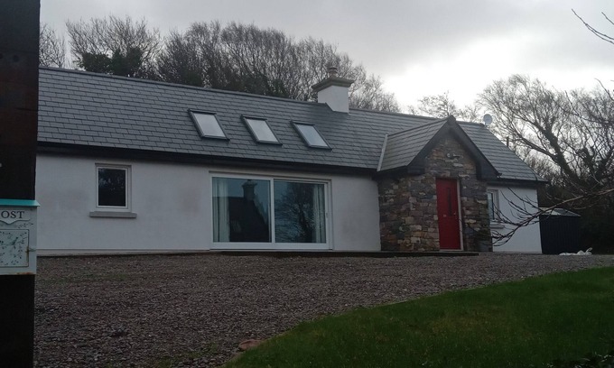 Kilnabrack Upper Cottage | Beautiful new cottage with coastal walks, beaches, golf and Wild Atlantic Way.