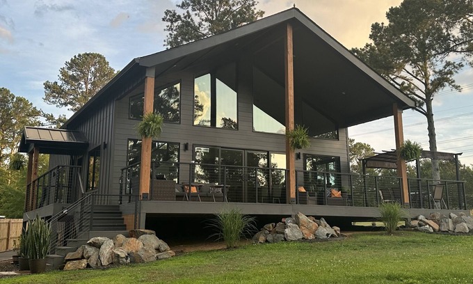 Acworth House | Beautiful new Lake house with direct views of Lake Allatoona