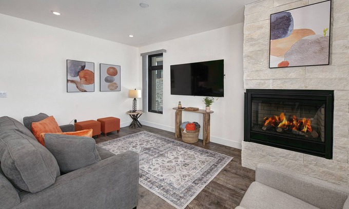 Silverthorne Condo | Beautiful New Riverfront Condo in the Heart of Silverthorne