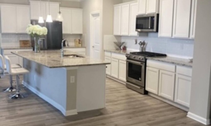Slidell House | Beautiful New Water front home minutes away from New Orleans !