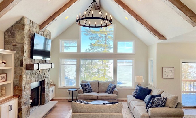 Brainerd House | Beautiful NEW waterfront lake home on Gull Lake Chain - Round Lake