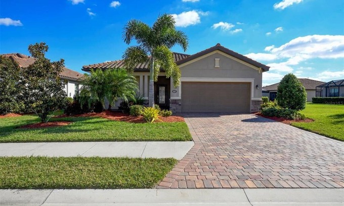 Bradenton House | Beautiful, Newer Home in River Strand! Endless Fun!