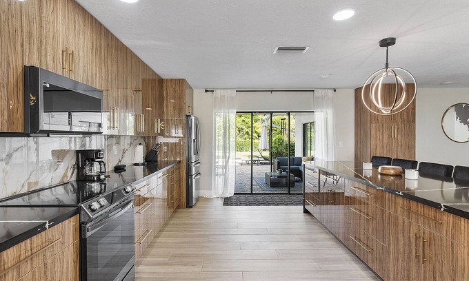 Coral Springs House | Beautiful Newly renovated large outdoor space areas
