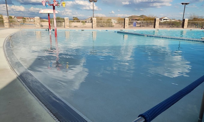 San Tan Heights House | Beautiful newly remodeled home with large yard and Gazebo.