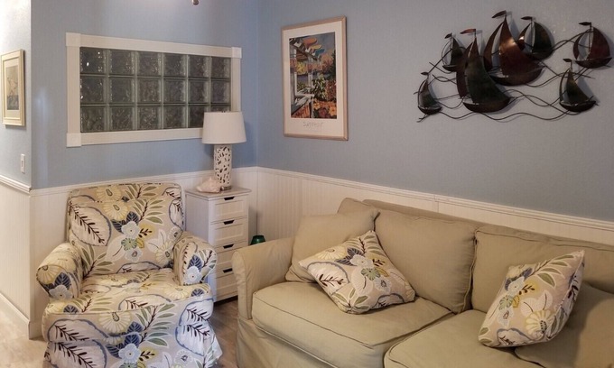 Lutz Condo | Beautiful, newly remodeled condo in clothing optional resort