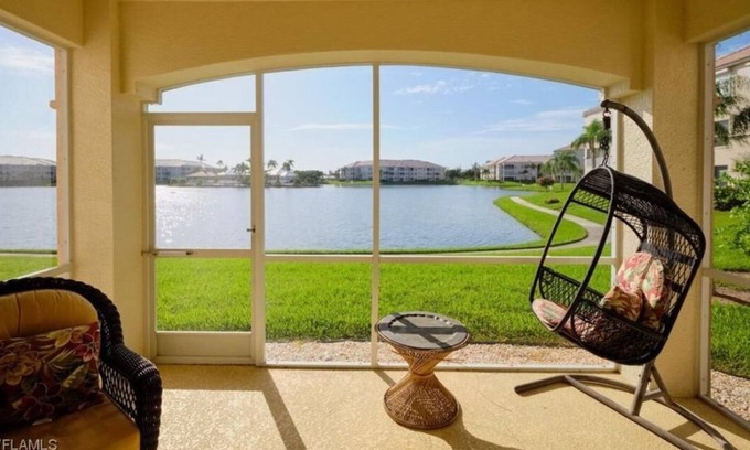 Tropical Cove Condo | Beautiful newly renovated 2 Bed 2 Bath condo in the Lexington County Club