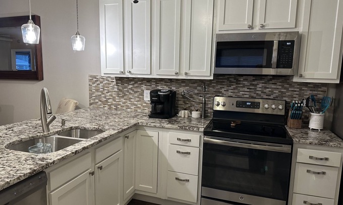 Lely Condo | Beautiful & Newly Renovated-Monthly Rental-1st Floor CONDO-Lely Golf Estates