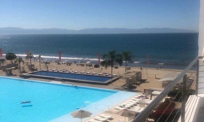 Flamingos Condo | Beautiful nice condo with ocean view, beach front