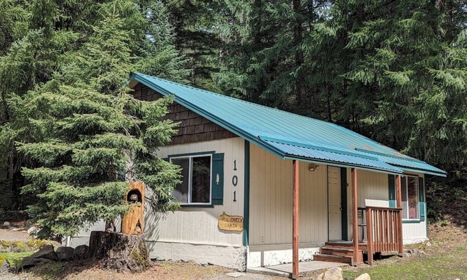 Packwood Cabin | Beautiful Northwest Lodging - Hall Creek Cabin, Affordable Ski Cabin