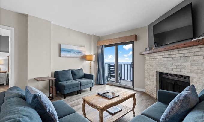 Cherry Grove Beach Condo | BEAUTIFUL OCEANFRONT PENTHOUSE.