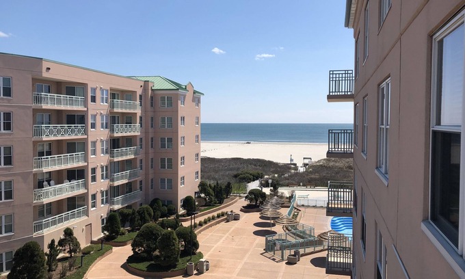 Diamond Beach Condo | Beautiful Ocean View on Private Diamond Beach, Seapointe Village - 1 bed/2 Bath