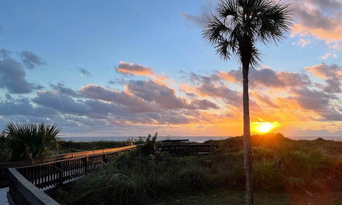 Butler Beach Condo | BEAUTIFUL OCEAN VIEW 2 BEDROOM CONDO WITH POOL