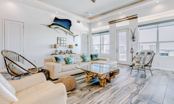 Port Bolivar House | Beautiful oceanfront home with expansive decks