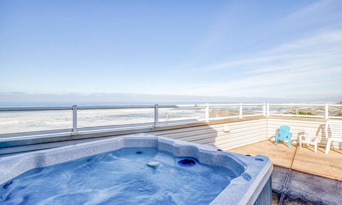 Lincoln Beach House | Beautiful OceanView Home with Hot Tub Just South of Lincoln City
