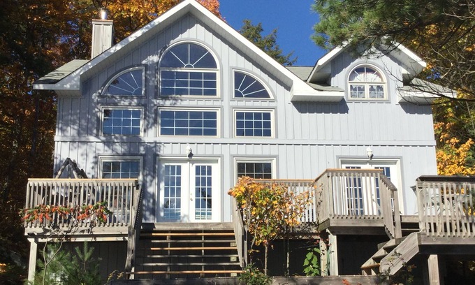 Seguin Cottage | Beautiful open concept Lake Joseph cottage with an amazing southern view!