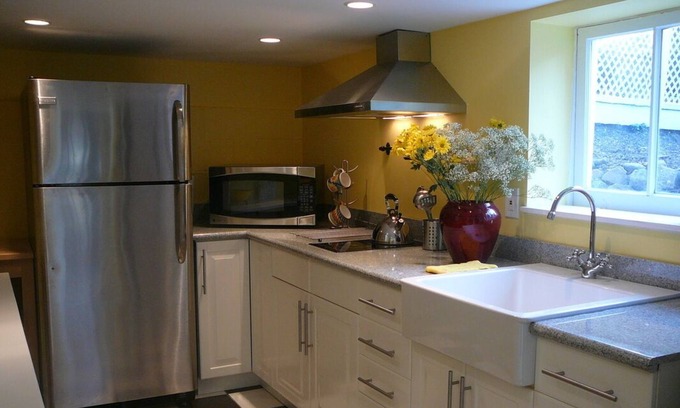 Knickerbocker Apartment | BEAUTIFUL ORINDA! YOUR HOME AWAY FROM HOME GROUND FLOOR FLAT WALK TO BART