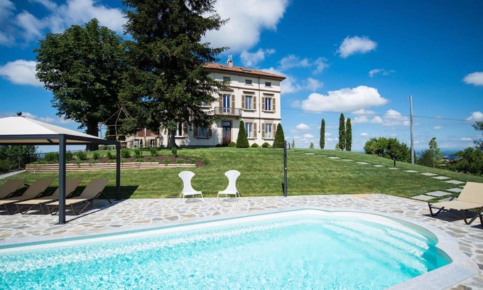 Costigliole d'Asti Villa | Beautiful private villa for 12 people with A/C, WIFI, private pool, TV, patio and panoramic view