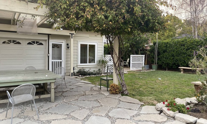 Pasadena House | Beautiful Pasadena Neighborhood- Detached Guest House with Garden