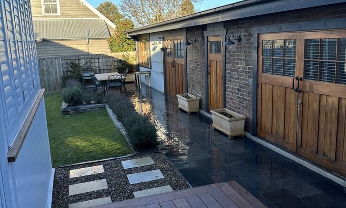 Mittagong Cottage | Beautiful pet friendly accommodation in Mittagong's blue ribbon precinct