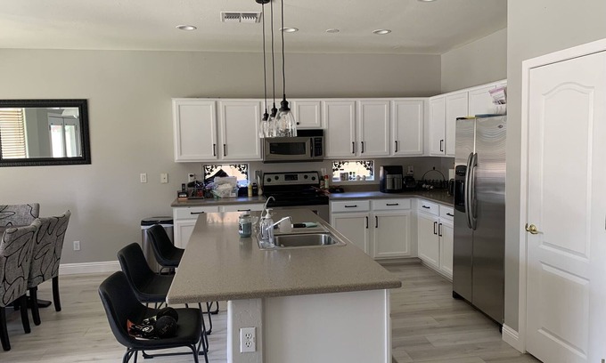 Sierra Montana House | Beautiful pool home with game room, basketball & hot tub