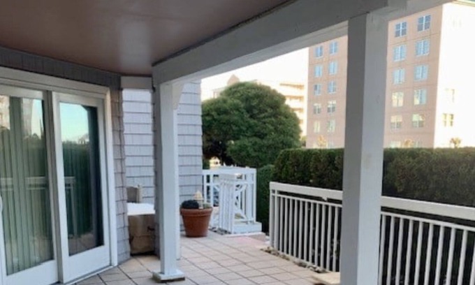 Diamond Beach Condo | Beautiful Poolside Condo located across the street from the beach!
