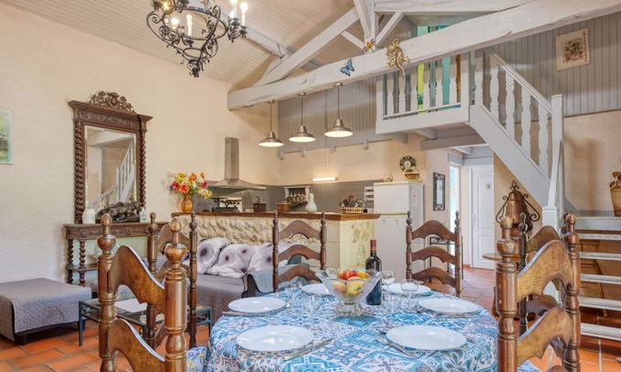 Gaillan-en-Medoc House | Beautiful private villa for 6 guests with WIFI, TV, terrace, pets allowed and parking