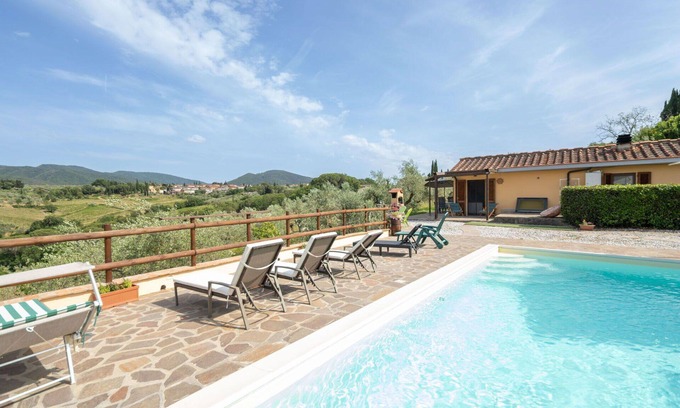 Strada in Chianti Villa | Beautiful private villa with private pool, hot tub, WIFI, TV, pets allowed and panoramic view