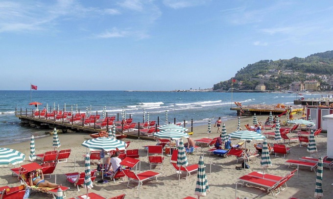 Diano Castello Villa | Beautiful private villa for 11 guests with A/C, WIFI, balcony, pets allowed and parking