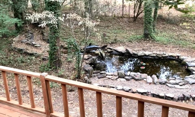 Tumbling Shoals House | Beautiful private home located only 5 min from the lake .